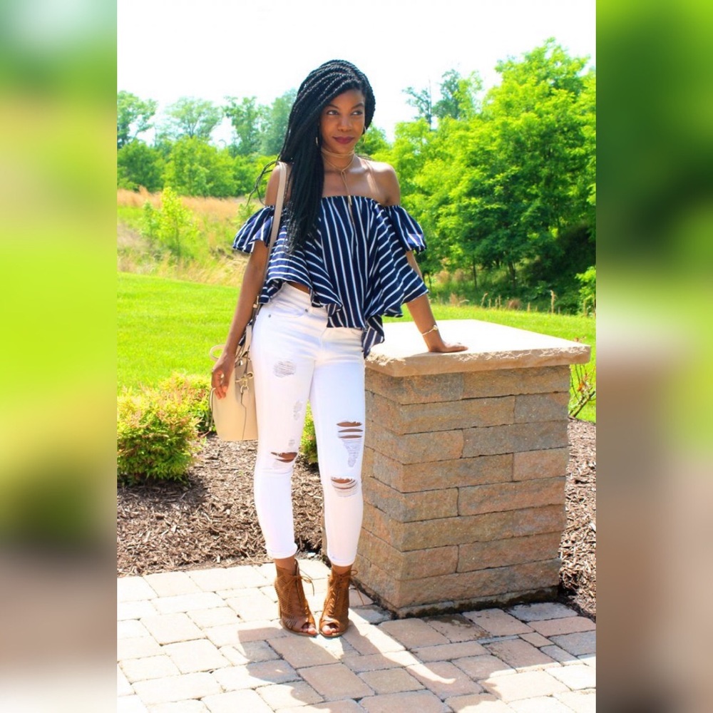 🔥HP🔥 White distressed high rise ankle jeans 👖 - Picture 4 of 8